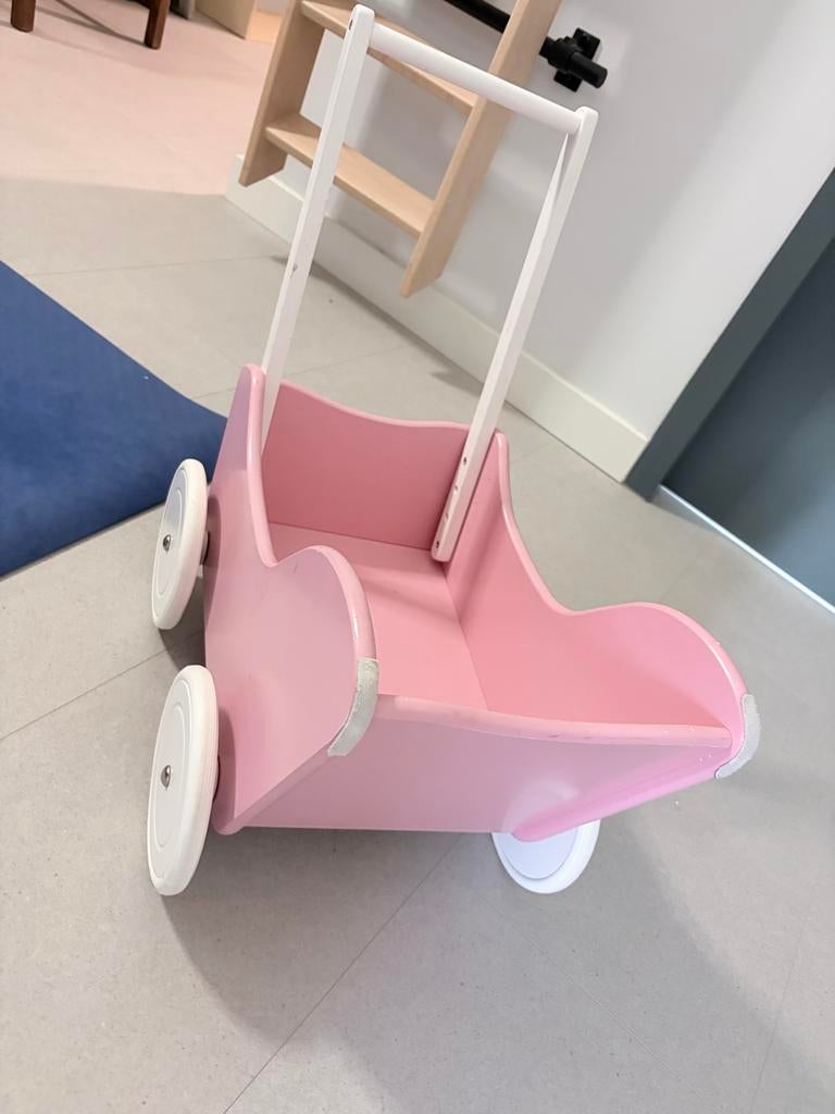 Roze houten kinderwagen voor poppen, Kinderen en Baby's, Speelgoed | Poppen, Ophalen, Gebruikt, Overige typen