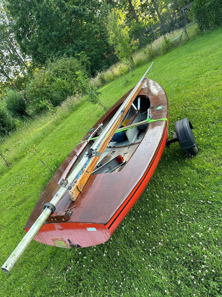 Finnjol met trailer - Opknapper, compleet met zeilen, Watersport en Boten, Ophalen, Geen motor, Gebruikt, Overige brandstoffen