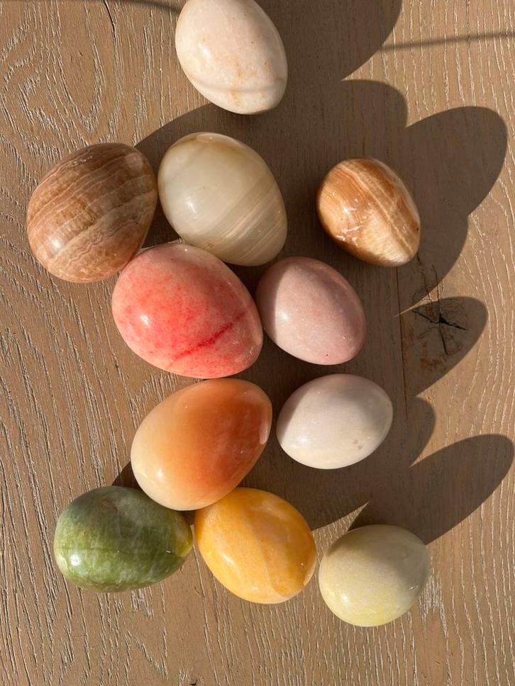 10 marmeren onyx decoratie eieren Paasdecoratie natuursteen, Diversen, Pasen, Zo goed als nieuw, Ophalen of Verzenden