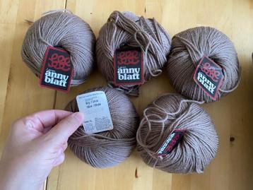 Nieuw 5 bollen 100% Wol beige breiwol Anny Blatt Rookvrij hu beschikbaar voor biedingen