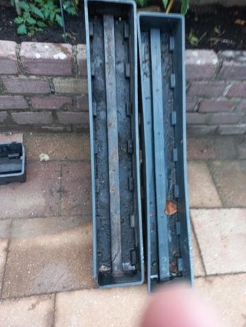 2 plantenbakken beschikbaar voor biedingen