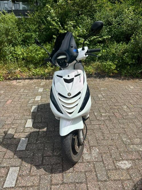 Zip paggio wit parelmoer, Fietsen en Brommers, Scooters | Piaggio, Gebruikt, Zip, Ophalen