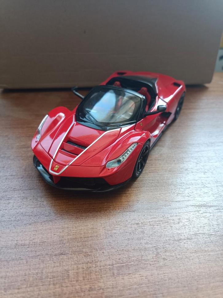 Ferrari Laferrari 1:24, Hobby en Vrije tijd, Modelauto's | 1:24, Zo goed als nieuw, Overige merken, Ophalen of Verzenden