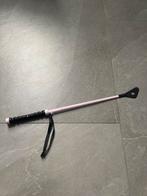 Pony /paard zweepje van Decathlon licht rose, Dieren en Toebehoren, Paarden en Pony's | Overige Paardenspullen, Ophalen of Verzenden