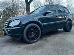Mercedes ML55 AMG Designo 2001 Zwart , apk 01-2027 (in)ruil, Auto's, Automaat, 8 cilinders, 347 pk, Zwart