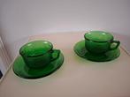 2 kop en schotels. Groen. 1950., Huis en Inrichting, Keuken | Servies, Ophalen of Verzenden, Overige stijlen, Kop(pen) en/of Schotel(s)