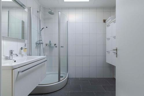Gratis badkamer zelf demonteren in Heerlen, Limburg, Huis en Inrichting, Badkamer | Complete badkamers, Gebruikt, Ophalen of Verzenden