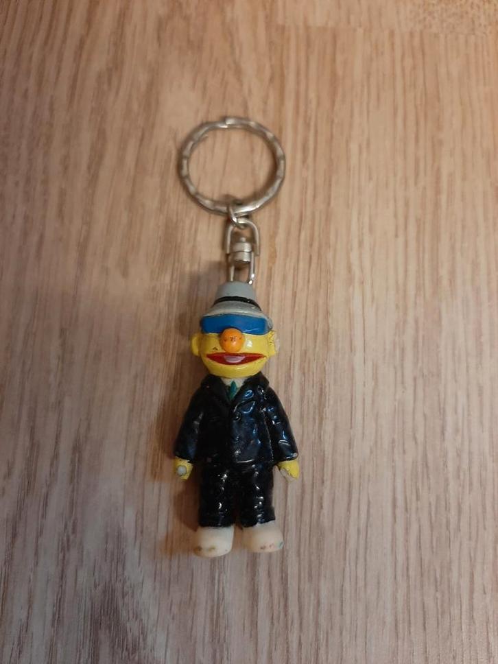 Sesamstraat Bert sleutelhanger geheim agent, Verzamelen, Sleutelhangers, Ophalen of Verzenden