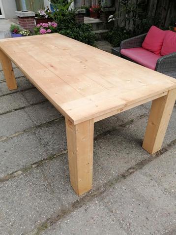 Robuuste houten tafel 240cm bij 101cm gratis ophalen!  beschikbaar voor biedingen