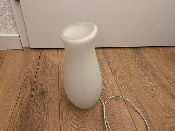 Mooie witte lamp, Huis en Inrichting, Lampen | Hanglampen, Zo goed als nieuw, Minder dan 50 cm, Glas, Ophalen
