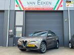 Alfa Romeo Stelvio 2.0 Turbo 200 PK AWD Super Aut. Clima/NAP, Auto's, Alfa Romeo, Te koop, Zilver of Grijs, 14 km/l, Benzine