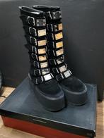 Demonia velvet Damned laarzen maat 42, Kleding | Dames, Schoenen, Ophalen of Verzenden, Zo goed als nieuw, Zwart, Hoge laarzen