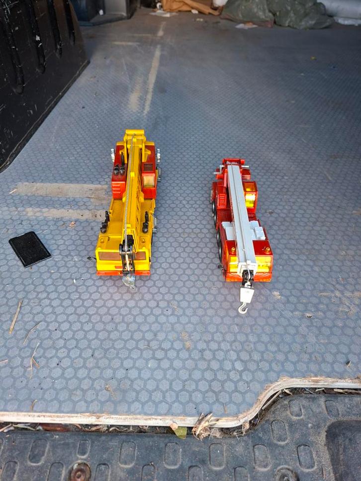 2 Siku Kranen met Stempelpoten - Mooie Staat!, Hobby en Vrije tijd, Modelauto's | 1:50, Gebruikt, Hijskraan, Tractor of Landbouw