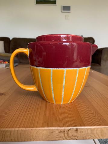 Theepot uit Ecuador  beschikbaar voor biedingen
