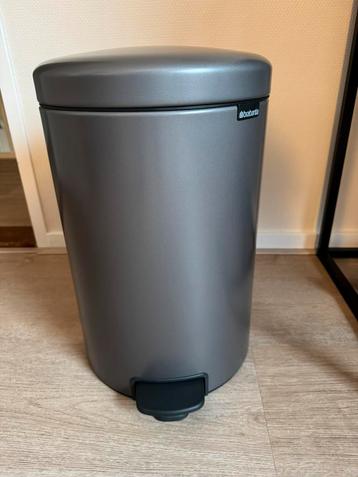 Brabantia NewIcon Prullenbak - 20 liter - Platinum beschikbaar voor biedingen