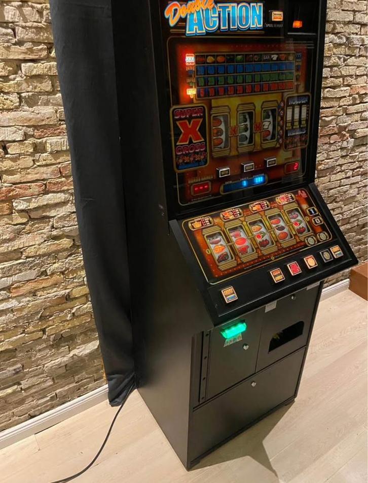 Double Action gokkast - Euro's & Biljetten, Verzamelen, Automaten | Gokkasten en Fruitautomaten, Gebruikt, Euro, Met sleutels