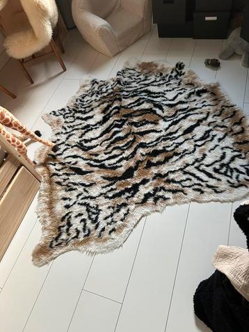 Vloerkleed tijgerprint beschikbaar voor biedingen