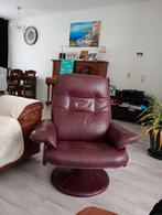 Stoel met voetenbankje, Huis en Inrichting, Fauteuils, Ophalen, Leer, 50 tot 75 cm