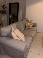 Grijze Ikea bank met poef (met opbergruimte), Huis en Inrichting, Ophalen, Gebruikt, Minder dan 75 cm, Driepersoons