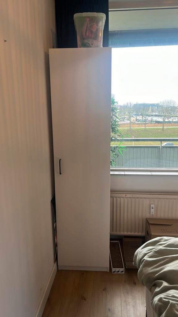 Hoge witte kast, Huis en Inrichting, Kasten | Overige, Gebruikt, Ophalen