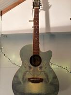 Luna akoestische gitaar met hard shell case, Muziek en Instrumenten, Snaarinstrumenten | Gitaren | Akoestisch, Ophalen, Klassieke of Spaanse gitaar