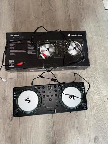 The Next Beat DJ Controller - Nieuwstaat! beschikbaar voor biedingen