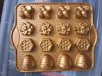 Nordic Ware Busy Bee Bitelets bakvorm, Hobby en Vrije tijd, Taarten en Cupcakes maken, Ophalen of Verzenden, Zo goed als nieuw