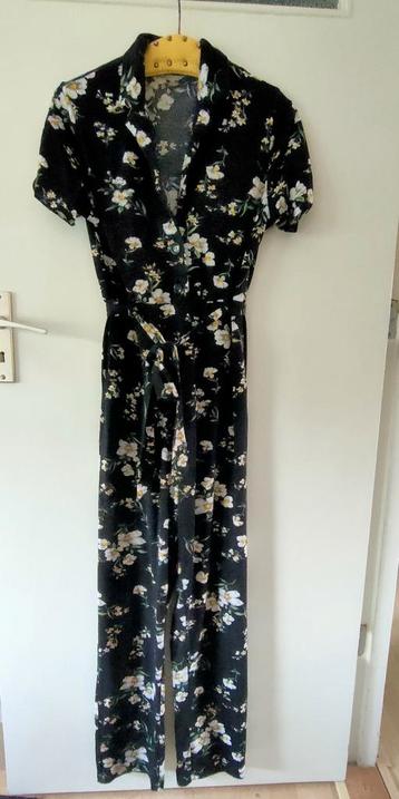 Jumpsuit  beschikbaar voor biedingen