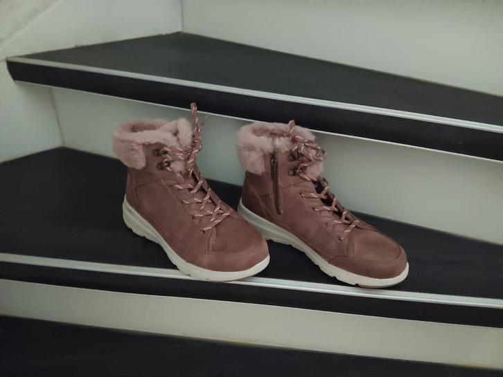 Te koop aangeboden hoog model Sketchers Maat 38, Kleding | Dames, Schoenen, Zo goed als nieuw, Lage of Enkellaarzen, Bruin, Ophalen of Verzenden
