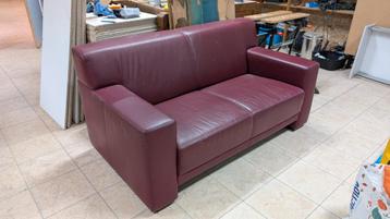 2 zitter bordeaux rood. Zo goed als nieuw. beschikbaar voor biedingen
