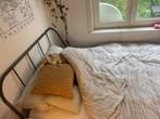 Bed + matras + dekbed + kussens, Gebruikt, 140 cm, Ophalen, Bedbodem