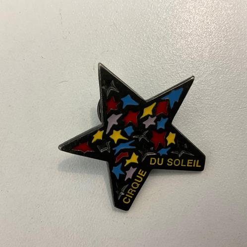 Cirque Du Soleil STAR pin back pin, Verzamelen, Speldjes, Pins en Buttons, Gebruikt, Speldje of Pin, Merk, Verzenden