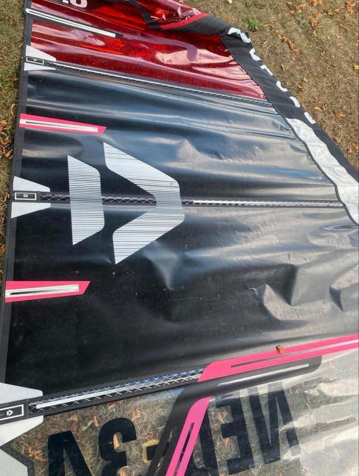 Duotone Warp 20.20 9.0m2 Zeil - Goede Staat!, Watersport en Boten, Windsurfen, Zo goed als nieuw, Zeil, Met draagtas, 7 m² of meer