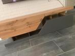 Moderne TV-meubel van hout en zwart design – 160 cm breed, Ophalen, 150 tot 200 cm, Zo goed als nieuw, Minder dan 100 cm