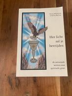 N. Milanovich - Het licht zal je bevrijden, Ophalen of Verzenden, Zo goed als nieuw, N. Milanovich; S. MacCune