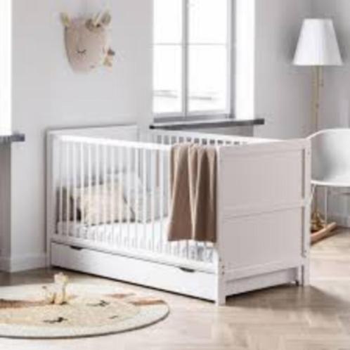 Bed petite amelie 3-in-1 Babybed / Aurore 0-4 jaar | WIT, Kinderen en Baby's, Kinderkamer | Bedden, Zo goed als nieuw, 140 tot 160 cm