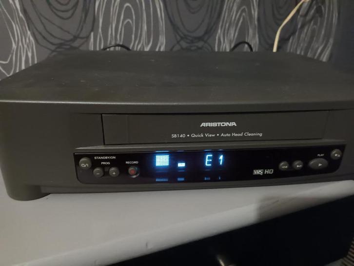 Aristona Videorecorder met video converter., Audio, Tv en Foto, Videospelers, Gebruikt, VHS-speler of -recorder, Ophalen