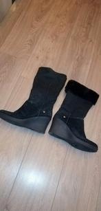 Uggs sleehak laarzen zwart, Kleding | Dames, Schoenen, Ophalen of Verzenden, Hoge laarzen, Zo goed als nieuw, UGG