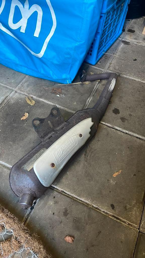 Gianelli go uitlaat Piaggio 2t, Fietsen en Brommers, Brommeronderdelen | Scooters, Zo goed als nieuw, Piaggio, Uitlaat, Ophalen of Verzenden