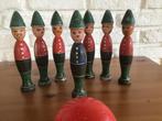 Antiek Speelgoed / 6 houten figuren + houten bal, Antiek en Kunst, Ophalen of Verzenden