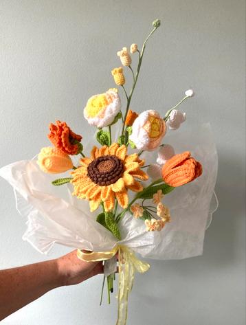 ZOMER! 9 Gehaakt Zonnebloem pioenroos tulp anjer klokje ea beschikbaar voor biedingen