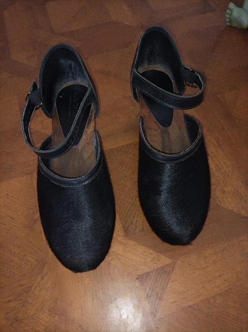 Sanita vacht klompen clogs met hak maat 40, Kleding | Dames, Schoenen, Zo goed als nieuw, Sandalen of Muiltjes, Zwart, Ophalen of Verzenden