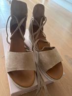 Notre-V Sandalen Beige Maat 39 - Zo goed als nieuw!, Kleding | Dames, Ophalen of Verzenden, Zo goed als nieuw, Beige, Sandalen of Muiltjes