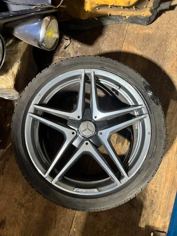 Mercedes C63s breedset winter. beschikbaar voor biedingen