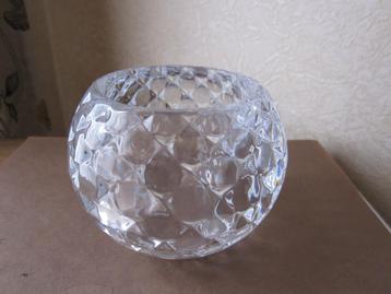 Dikwandige bolvormige kristal votive holder - gefaceteerd beschikbaar voor biedingen