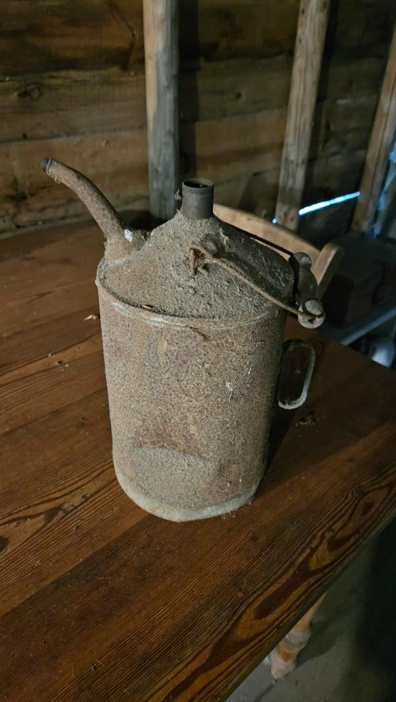 Oude IJzeren Oliekan - Vintage Decoratie, Antiek en Kunst, Antiek | Overige Antiek, Ophalen of Verzenden