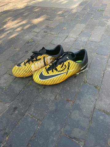 Nike mercurial voetbalschoenen Maat 35 beschikbaar voor biedingen