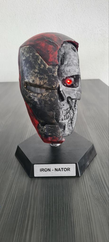 Iron nator T800 in iron man helm terminator met led ogen, Verzamelen, Film en Tv, Nieuw, Film, Beeldje, Replica of Model, Ophalen of Verzenden