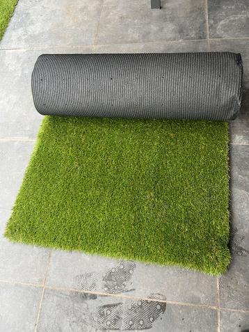 Kunstgras Paris 83 x 345 cm beschikbaar voor biedingen