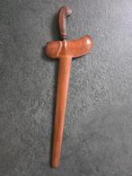 Antieke vrouwen kris Indonesië 1900, Ophalen